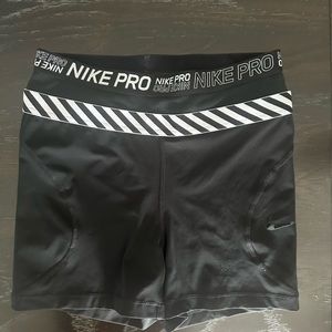Nike pro shorts size medium